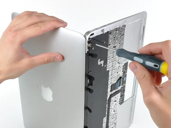Anleitung MacBook Air A1370 (2010) öffnen
